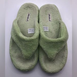 EDDIE BAUER Thong House Shoes.